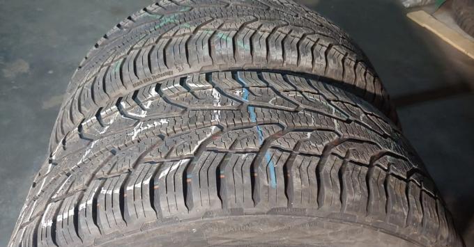 Uniroyal AllSeasonExpert 2 235/55 R17 103V