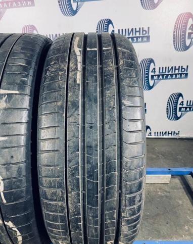 Pirelli P Zero PZ4 225/40 R20 94Y