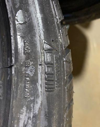 Maxxis MA-V1 235/40 R18 93W