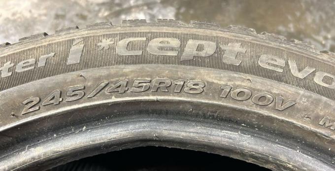 Hankook Winter I'Cept Evo2 W320 245/45 R18 100V