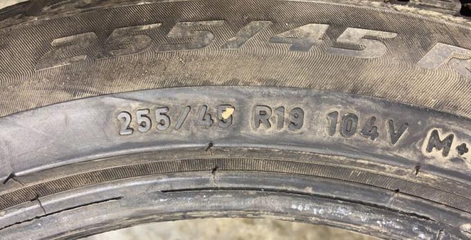 Pirelli Winter Sottozero 3 255/45 R19 104V