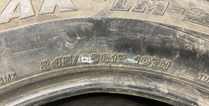 Bridgestone Blizzak LM-25 4x4 245/65 R17 107H