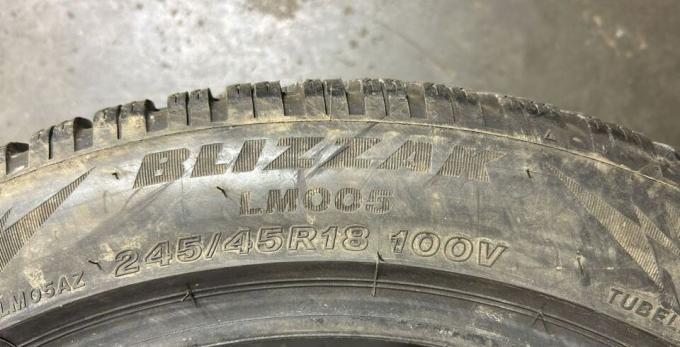 Bridgestone Blizzak LM-005 245/45 R18 100V