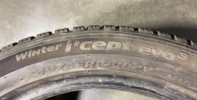 Hankook Winter I'Cept Evo 3 W330 245/45 R19 102V