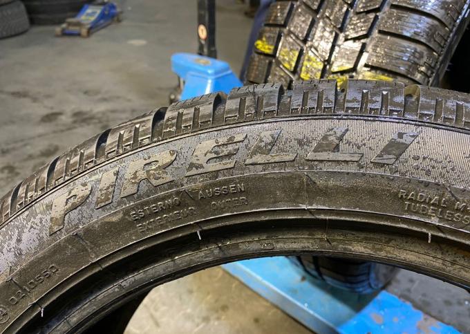 Pirelli Winter 210 Snowsport 245/45 R18 96H