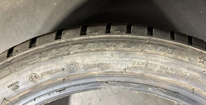 Bridgestone Blizzak LM-001 225/45 R18 95H