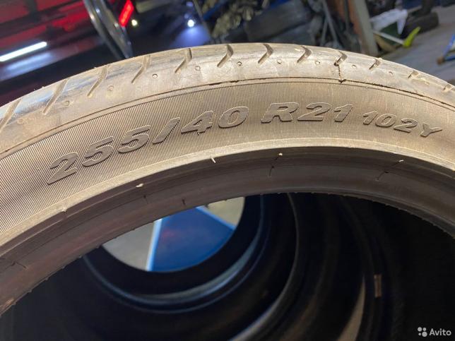 Pirelli P Zero 255/40 R21 102Y