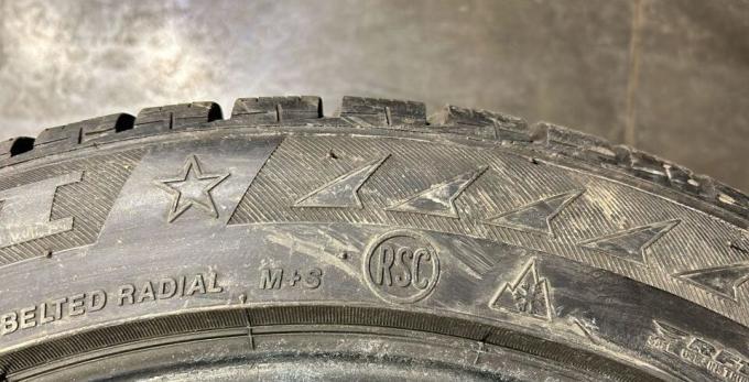 Bridgestone Blizzak LM-25 225/50 R17 94H