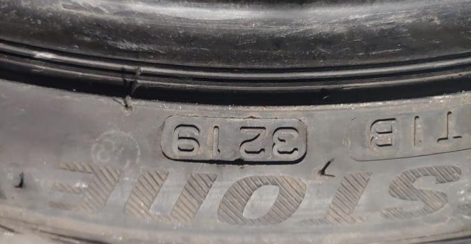 Bridgestone Blizzak LM-32 235/35 R19 91V