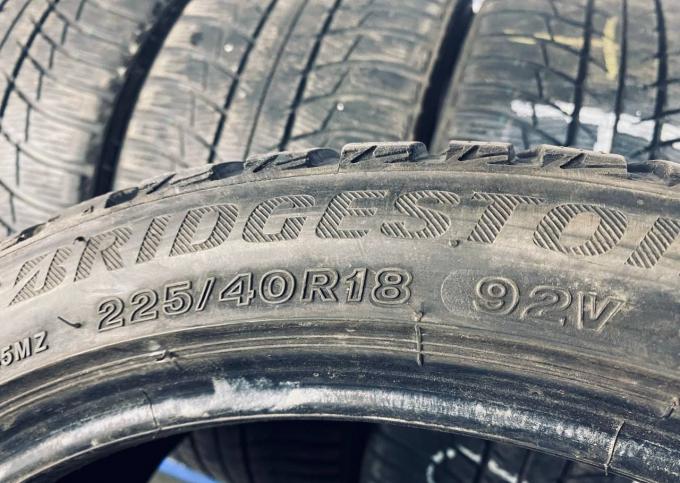 Bridgestone Blizzak LM-001 225/40 R18 92V