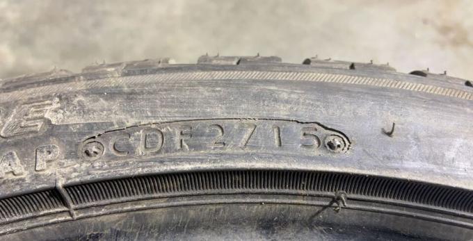 Bridgestone Blizzak LM-25 255/35 R19 96V