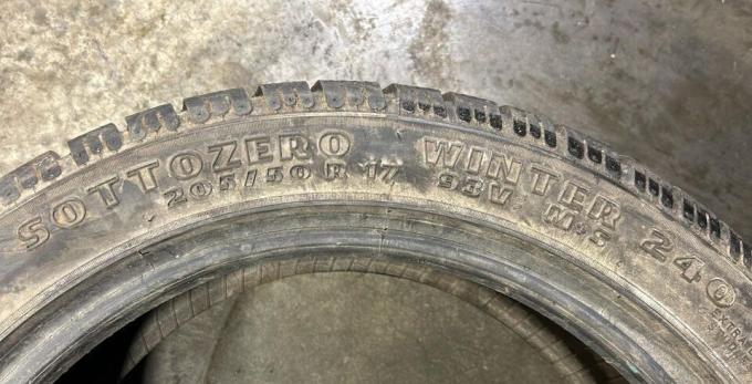 Pirelli Sottozero Winter 240 205/50 R17 93V