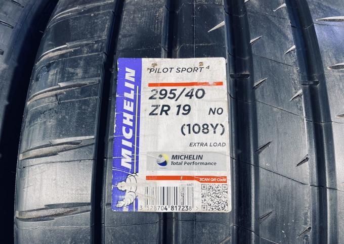 Michelin Pilot Sport 4 295/40 R19 108Y