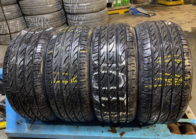 Pirelli P Zero Nero 215/35 R18 ZR