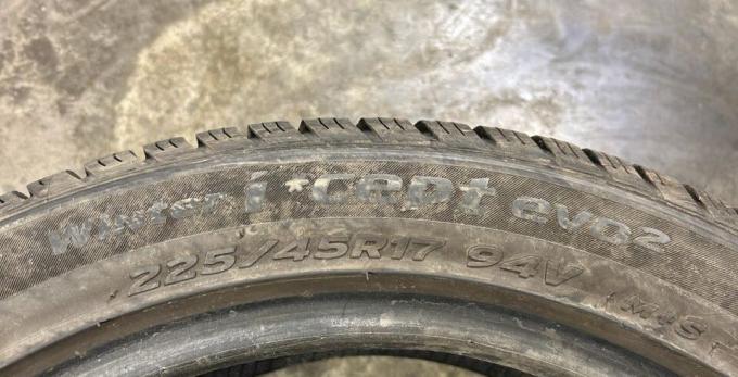 Hankook Winter I'Cept Evo2 W320 225/45 R17 94V