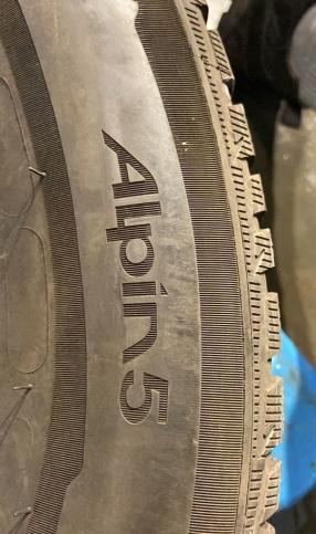 Michelin Alpin 5 205/60 R16 96H