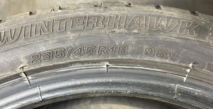 Firestone Winterhawk 3 235/45 R18 98V