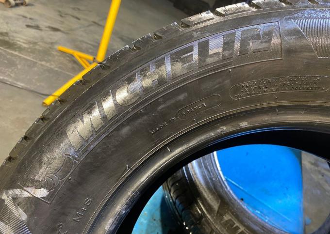 Michelin Latitude Tour HP 235/60 R16 100H