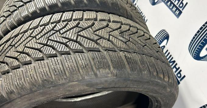 Uniroyal WinterExpert 235/45 R18 98V