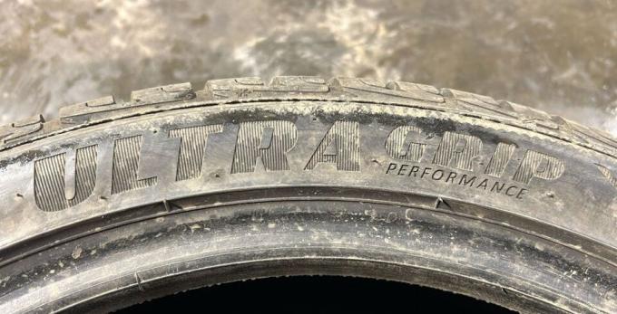 Goodyear UltraGrip Performance Gen-1 245/40 R18 97V