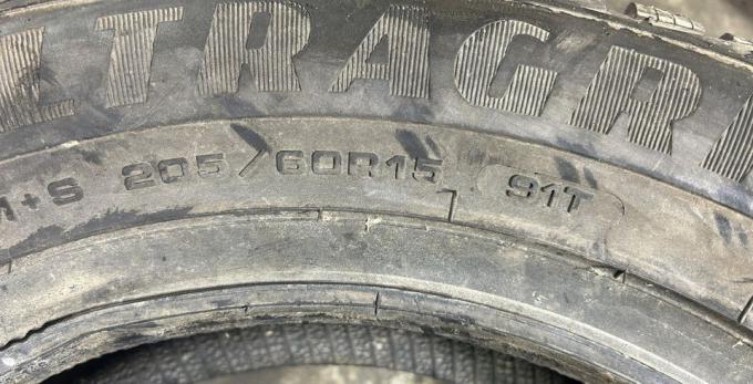 Goodyear UltraGrip 8 205/60 R15 91T