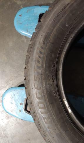 Bridgestone Blizzak LM-32 215/60 R16 99H