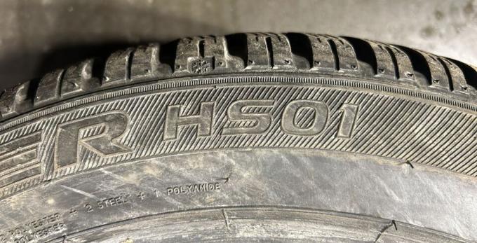 Falken Eurowinter HS01 245/45 R18 100V