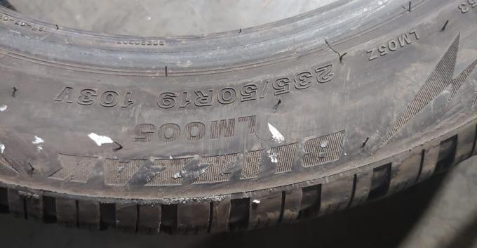 Bridgestone Blizzak LM-005 235/50 R19 103V