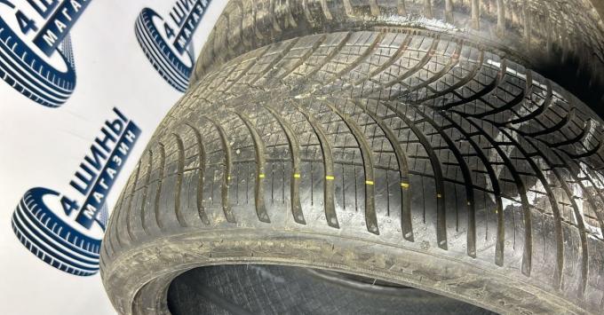 Goodyear Vector 4Seasons Gen-3 225/40 R18 92Y