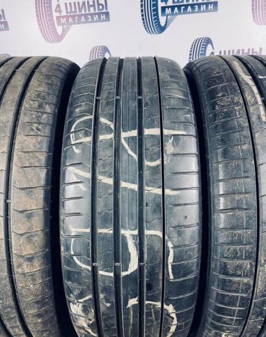 Pirelli P Zero PZ4 225/40 R20 94Y