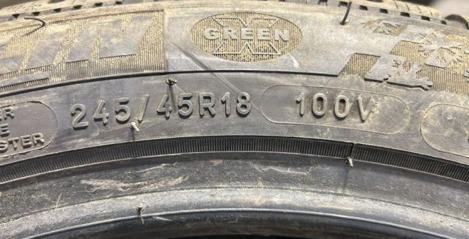 Michelin Pilot Alpin PA4 245/45 R18 100V