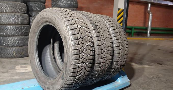 Firestone Winterhawk 205/60 R15 91T