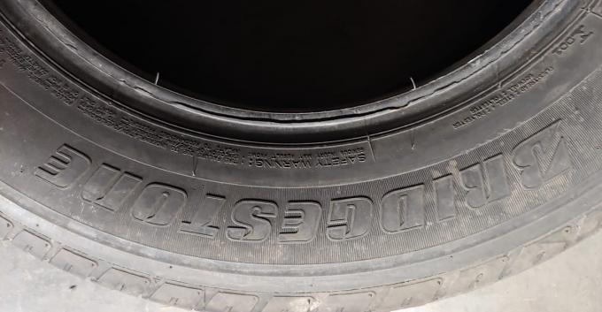 Bridgestone Dueler H/T D687 235/60 R16 100H