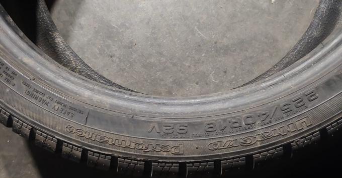 Goodyear UltraGrip Performance 225/40 R18 92V