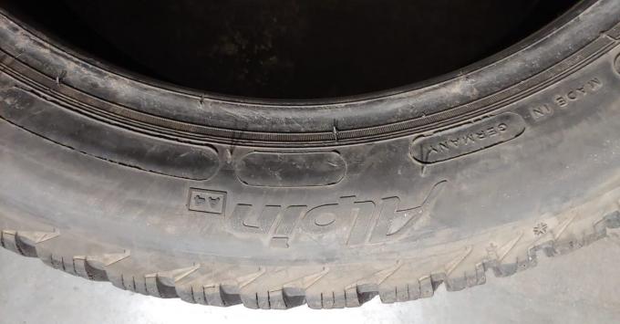 Michelin Alpin A4 215/45 R16 90H