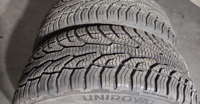 Uniroyal AllSeasonExpert 2 215/45 R16 90V