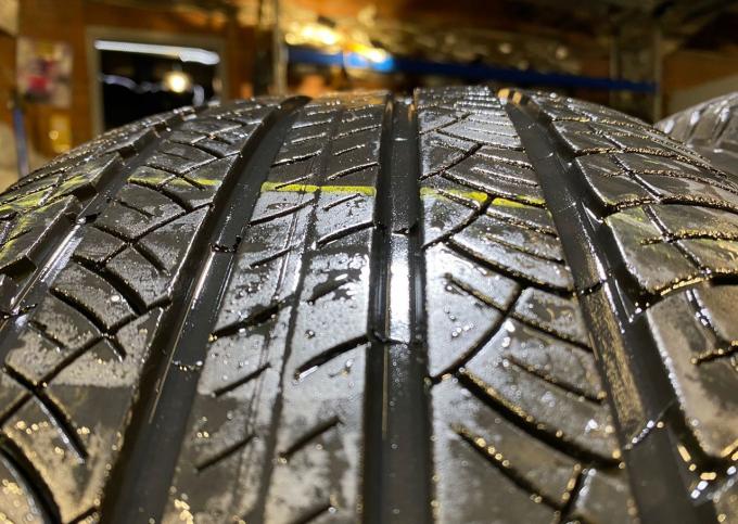 Michelin Latitude Tour HP 235/60 R16 100H