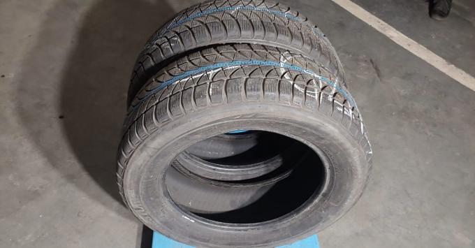 Bridgestone Blizzak LM-32 215/60 R16 99H