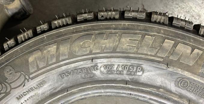 Michelin Agilis X-Ice North 195/75 R16C 107R