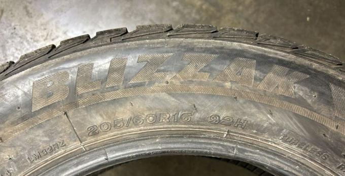 Bridgestone Blizzak LM-32 205/60 R16 92H