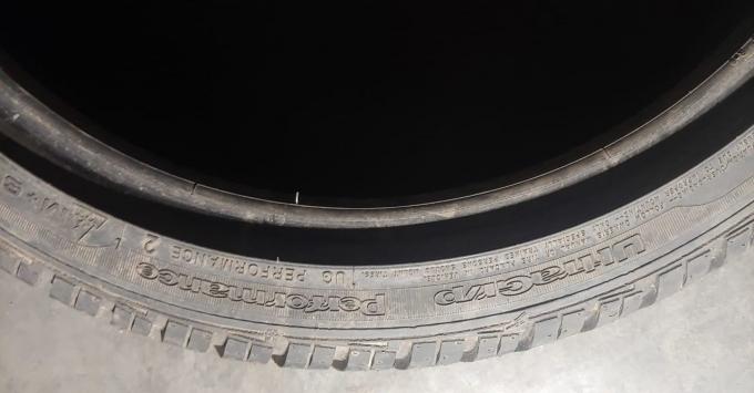 Goodyear UltraGrip Performance 2 225/40 R18 92V