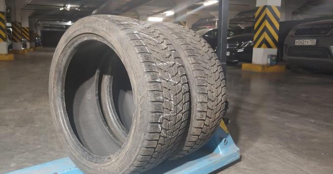 Bridgestone Blizzak LM-25 235/45 R18 98V