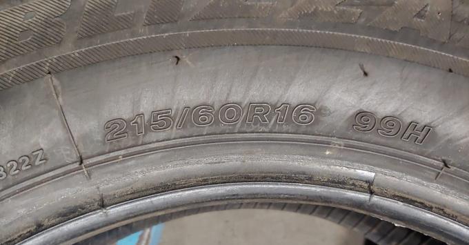 Bridgestone Blizzak LM-32 215/60 R16 99H