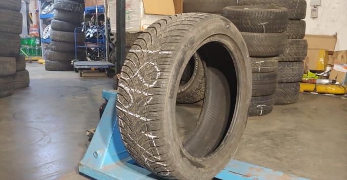 Bridgestone Blizzak LM-005 235/50 R19 103V