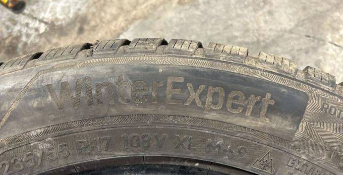 Uniroyal WinterExpert 235/55 R17 103V