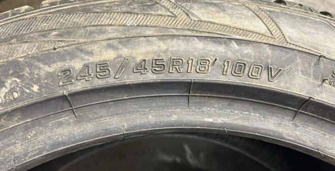 Falken Eurowinter HS01 245/45 R18 100V