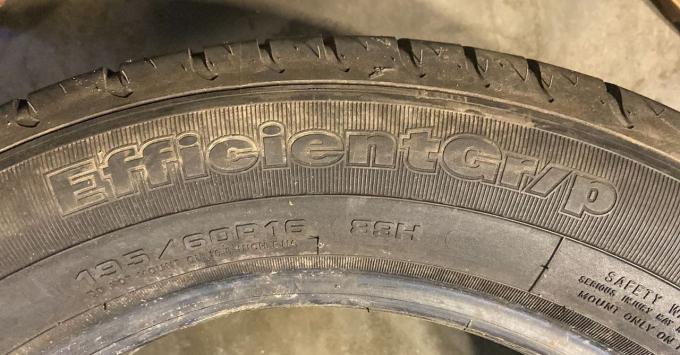 Goodyear EfficientGrip 195/60 R16 89H