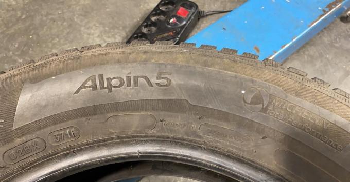 Michelin Alpin 5 195/60 R16 89H