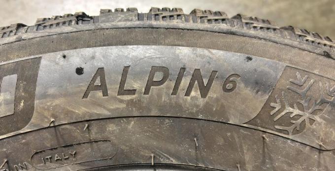 Michelin Alpin 6 185/65 R15 88T