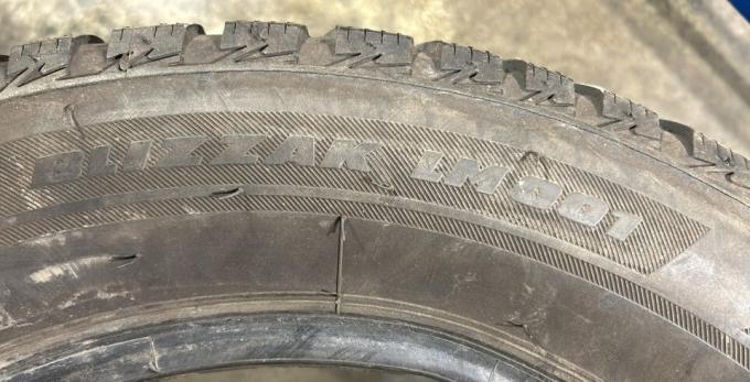 Bridgestone Blizzak LM-001 205/60 R16 96H